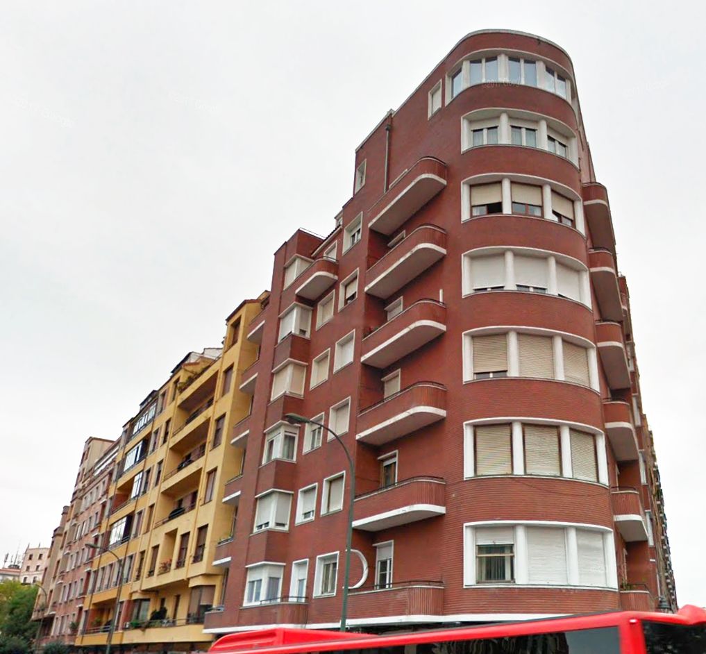 Calle Gordóniz, 47, Bilbao Streamline Moderne