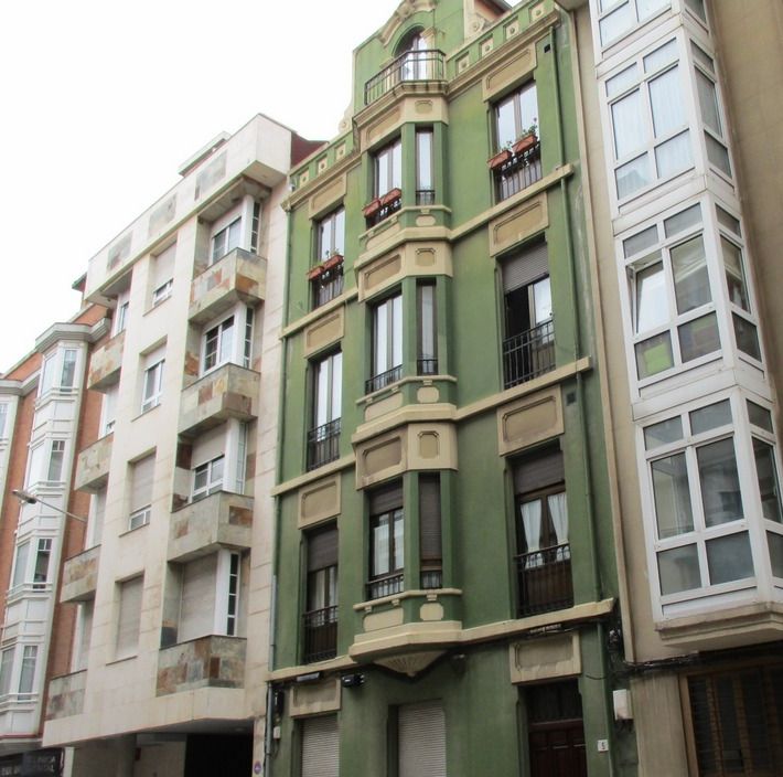Calle Juan Alonso 5 es Art Decó en Gijón