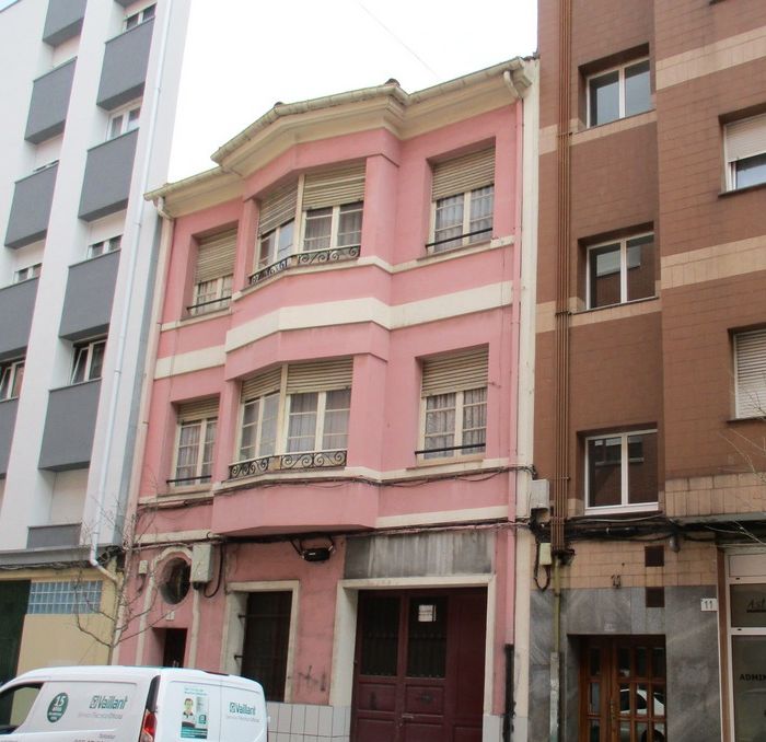 Calle Pola Siero 9 es Art Decó en Gijón