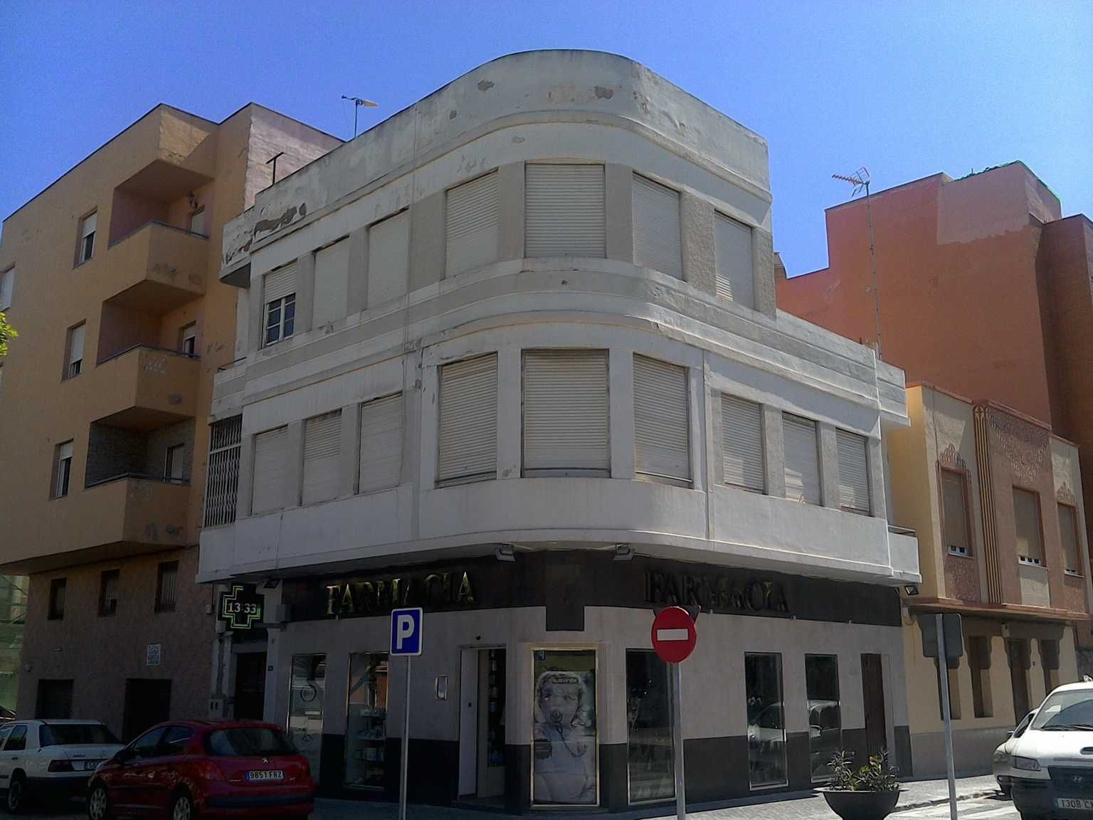 Calle de la Legión, 25 (esquina con calle Aragón)