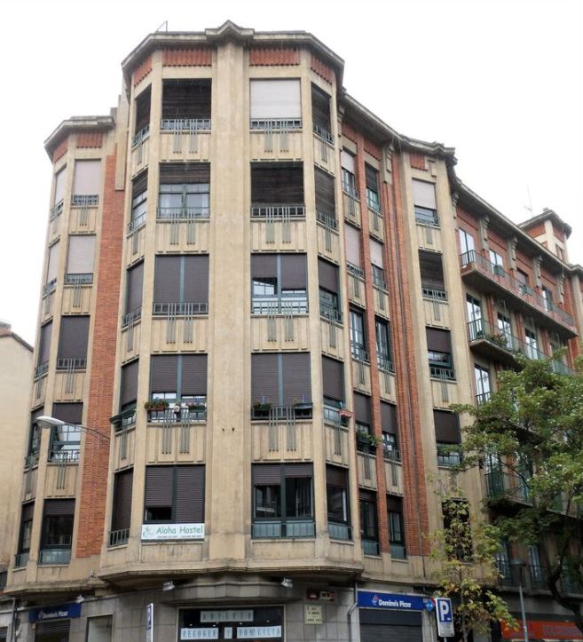 Edificio La Jaula Dorada, monumental Pamplona Art Decó