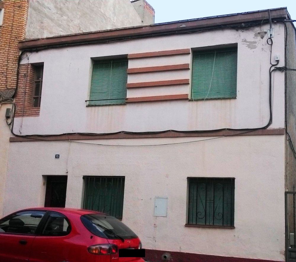 Estrías Streamline Moderne en la calle Lope de Vega 13 de Monzón