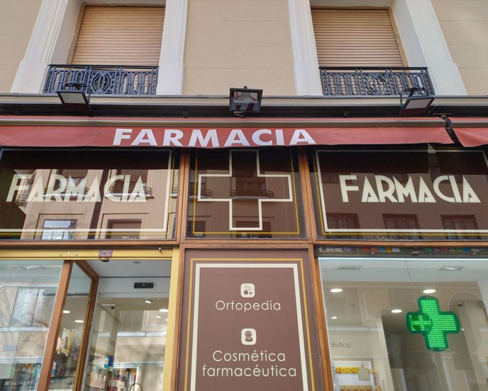 Farmacia del Madrid Art Decó en Modesto Lafuente