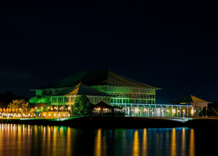 Parlamento de Sri Lanza, diseñado por Geoffrey Bawa