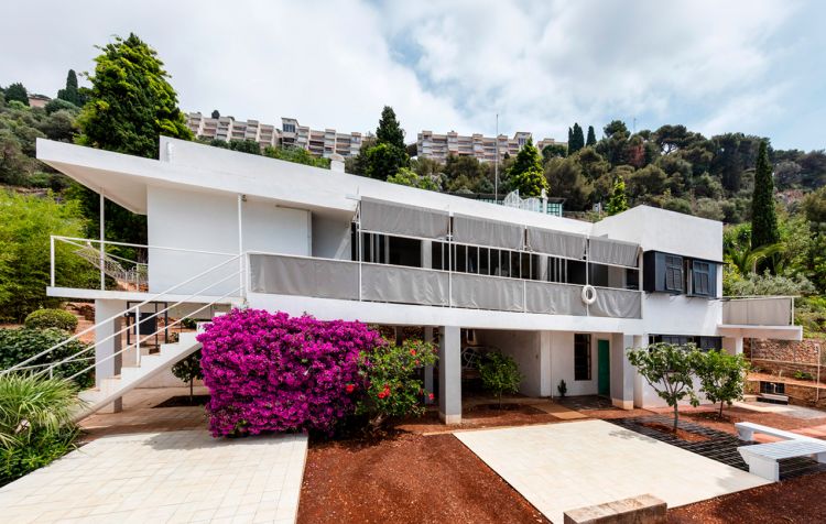 Fachada al mar de E-1027, obra maestra de Eileen Gray