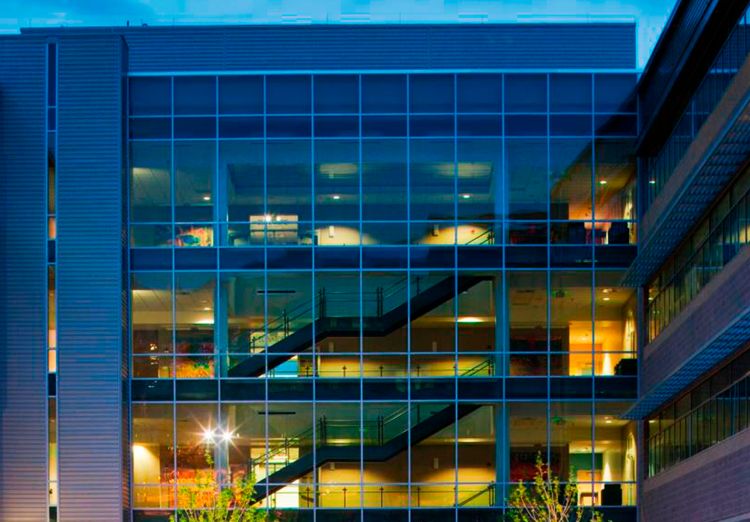 Multi Agency State Office Building en Salt Lake City, diseñado por Julia Oderda, arquitecta trans